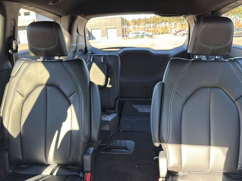 New 2026 Chrysler Pacifica Select w/ S Appearance Package FWD image 27