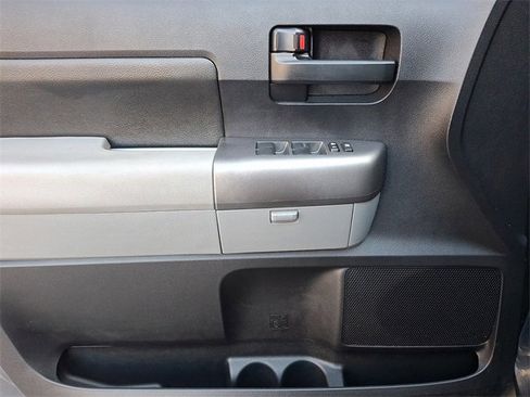 Used 2010 Toyota Tundra 4x4 Double Cab image 18