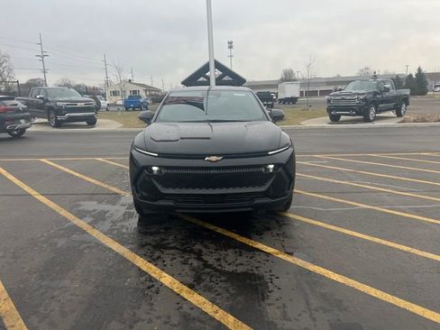 New 2026 Chevrolet Equinox EV LT image 8