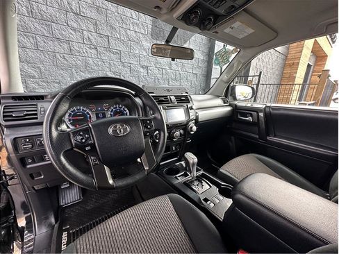 Used 2018 Toyota 4Runner TRD Off-Road AWD/4WD image 14
