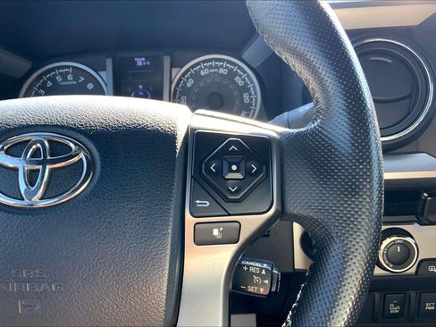 Used 2017 Toyota Tacoma Limited w/ Tow Package image 20