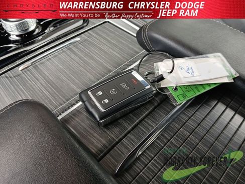 Used 2024 Jeep Wagoneer Series II w/ Flexible Seating Group image 30