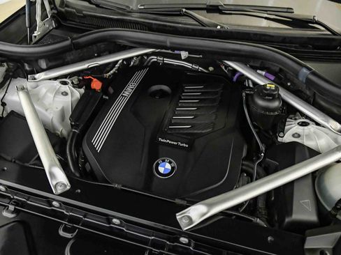Used 2022 BMW X5 xDrive40i w/ M Sport Package AWD/4WD image 26
