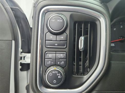 Used 2023 Chevrolet Silverado 2500 LT w/ Convenience Package image 32