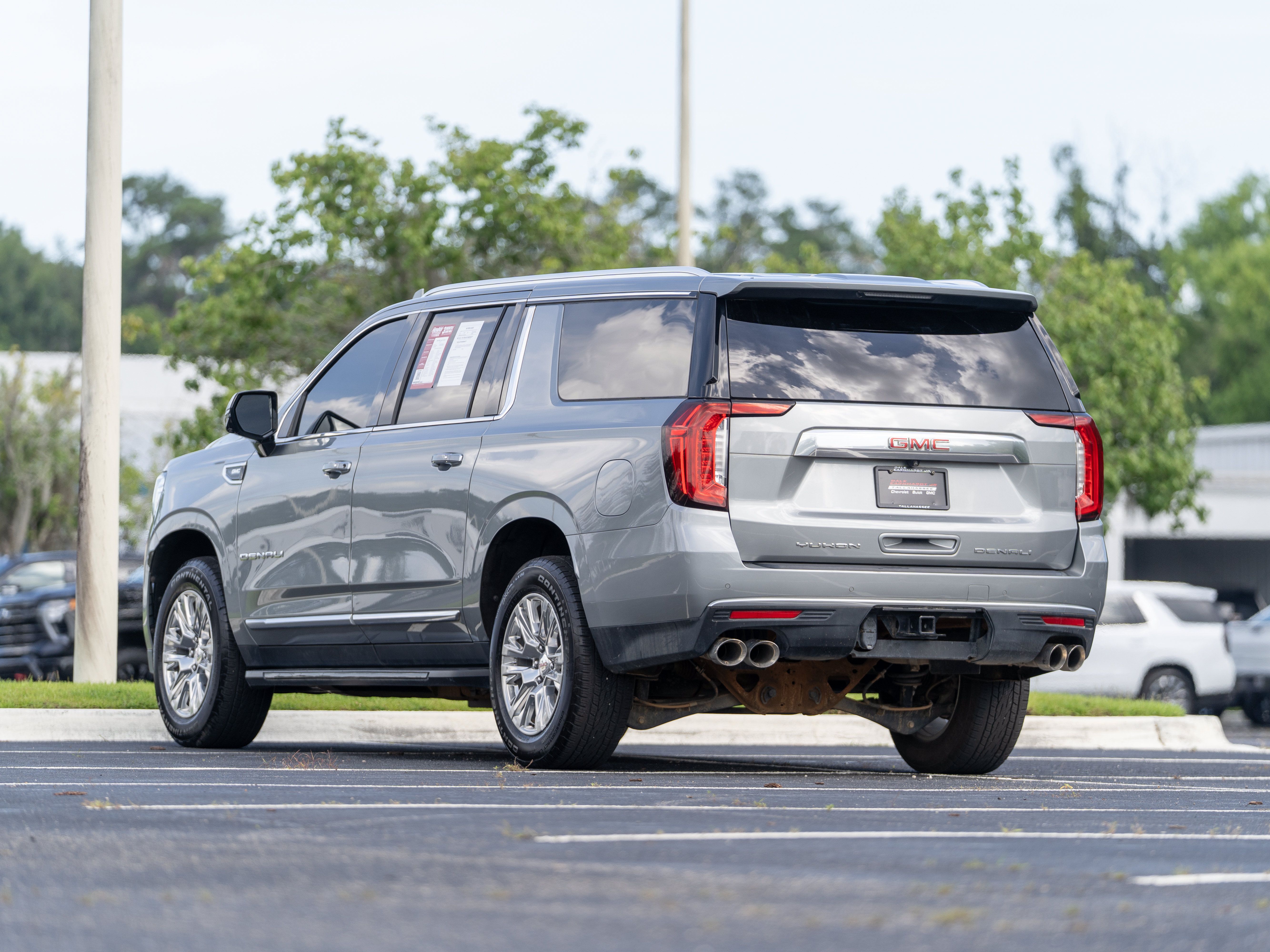 Used 2023 GMC Yukon XL Denali RWD image 3
