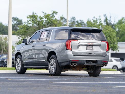 Used 2023 GMC Yukon XL Denali RWD image 3