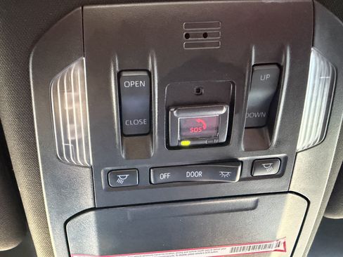 Used 2023 Toyota Highlander XSE FWD image 24