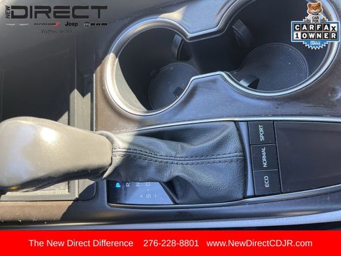 Used 2024 Toyota Camry SE image 19