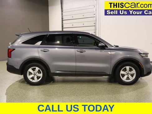 Used 2021 Kia Sorento LX image 7