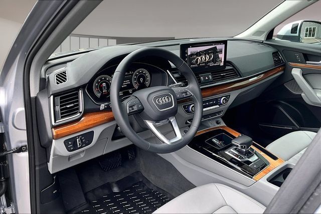 Certified 2023 Audi Q5 2.0T Premium Plus w/ Premium Plus Package AWD/4WD image 17
