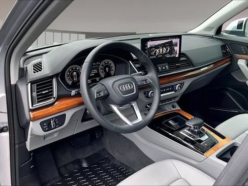 Certified 2023 Audi Q5 2.0T Premium Plus w/ Premium Plus Package AWD/4WD image 17