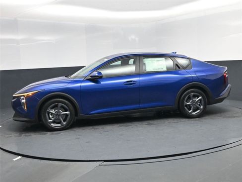 New 2026 Kia K4 LXS image 3