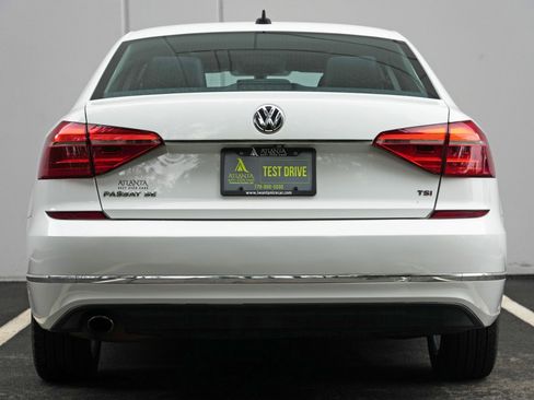 Used 2016 Volkswagen Passat 1.8T SE FWD image 10