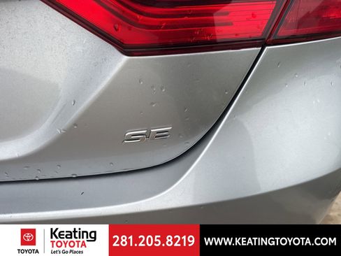 Used 2023 Toyota Camry SE FWD image 9