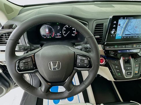 New 2026 Honda Odyssey Touring image 12
