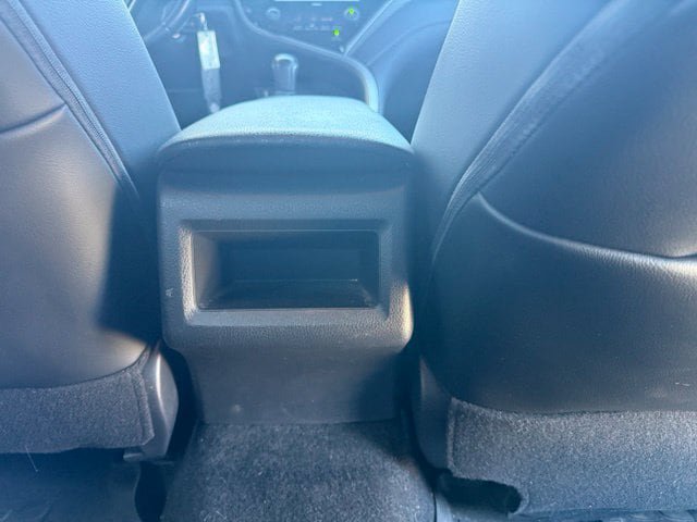 Used 2020 Toyota Camry SE w/ Blackout Package FWD image 13