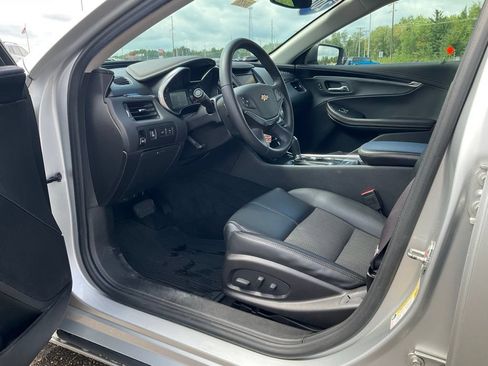 Used 2016 Chevrolet Impala LT w/ Convenience Package FWD image 17