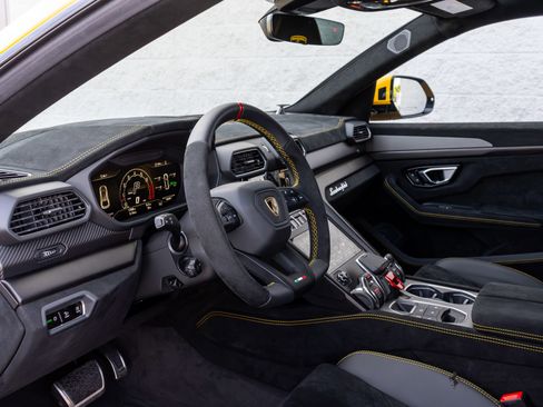 Used 2024 Lamborghini Urus Performante image 22