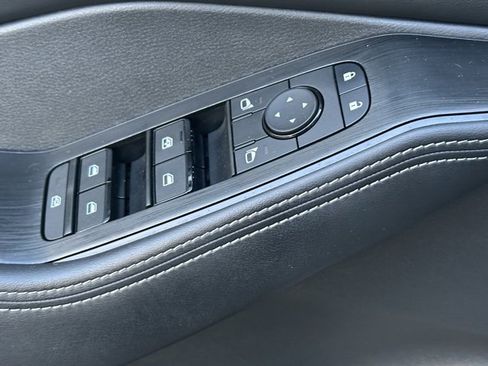 Used 2022 Nissan Rogue SV w/ SV Premium Package image 24