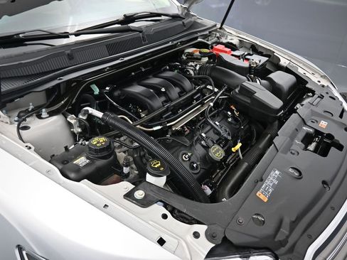 Used 2017 Ford Taurus SE image 44