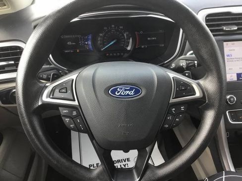 Used 2019 Ford Fusion SE AWD/4WD image 14