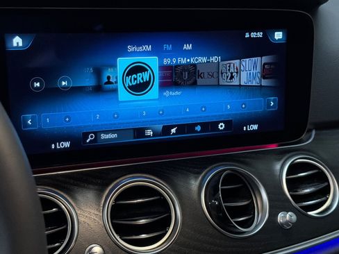 Used 2022 Mercedes-Benz E 350 Sedan image 16