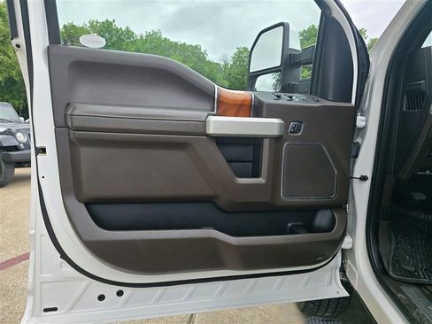 Used 2019 Ford F350 King Ranch w/ King Ranch Ultimate Package AWD/4WD image 10