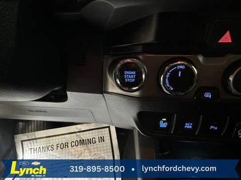 Used 2019 Toyota Tacoma TRD Off-Road AWD/4WD image 16