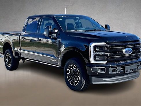 New 2026 Ford F250 Platinum w/ FX4 Off-Road Package image 2