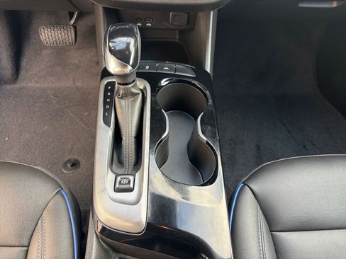 Used 2025 Buick Envista Sport Touring image 41