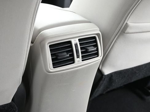 Used 2018 Nissan Rogue Sport SV image 18