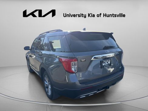 Used 2022 Ford Explorer XLT w/ Equipment Group 202A image 5