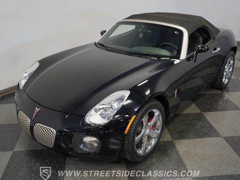 Used 2007 Pontiac Solstice GXP w/ Premium Package RWD image 38