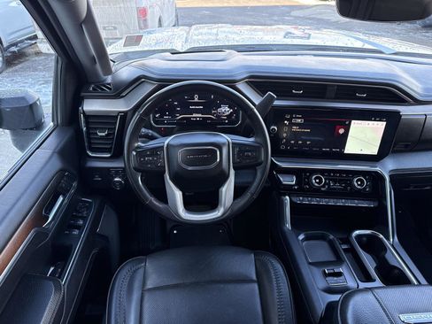 Used 2024 GMC Sierra 3500 Denali w/ Denali Reserve Package image 16
