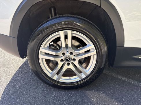 Used 2020 Mercedes-Benz GLB 250 GLB 250 image 25