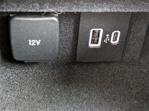 Used 2025 Lincoln Corsair Premiere image 20