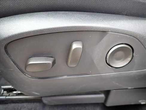 Used 2025 Chevrolet Traverse LT AWD/4WD image 13