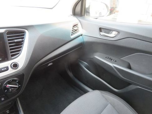 Used 2020 Hyundai Accent SE FWD image 22