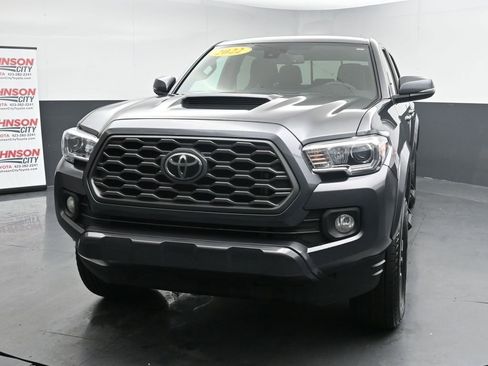 Used 2022 Toyota Tacoma TRD Sport image 4