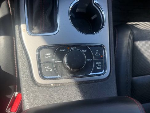 Used 2018 Jeep Grand Cherokee Trailhawk w/ Trailhawk Luxury Group AWD/4WD image 26