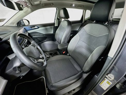 Used 2023 Volkswagen Taos SE w/ Panoramic Sunroof Package AWD/4WD image 14