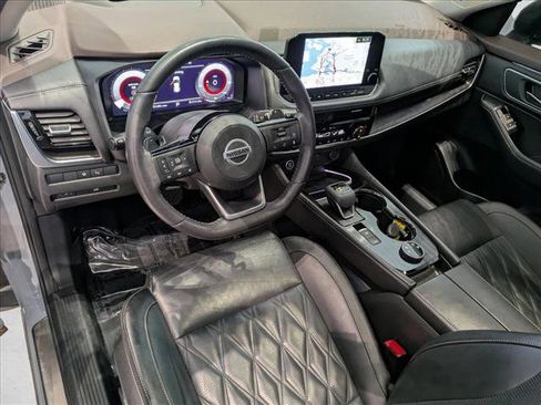 Used 2021 Nissan Rogue Platinum image 10