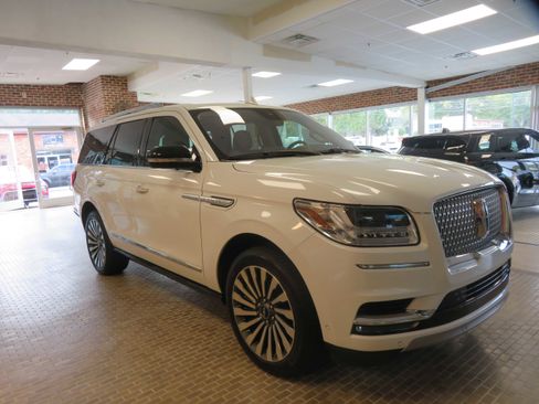 Used 2020 Lincoln Navigator Reserve w/ Luxury Package image 68