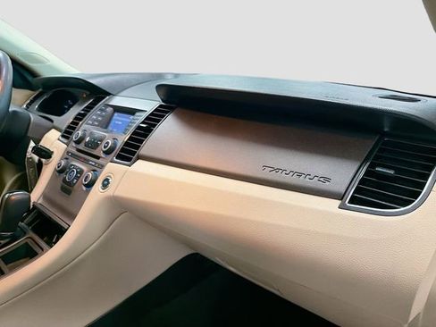 Used 2016 Ford Taurus SE image 21