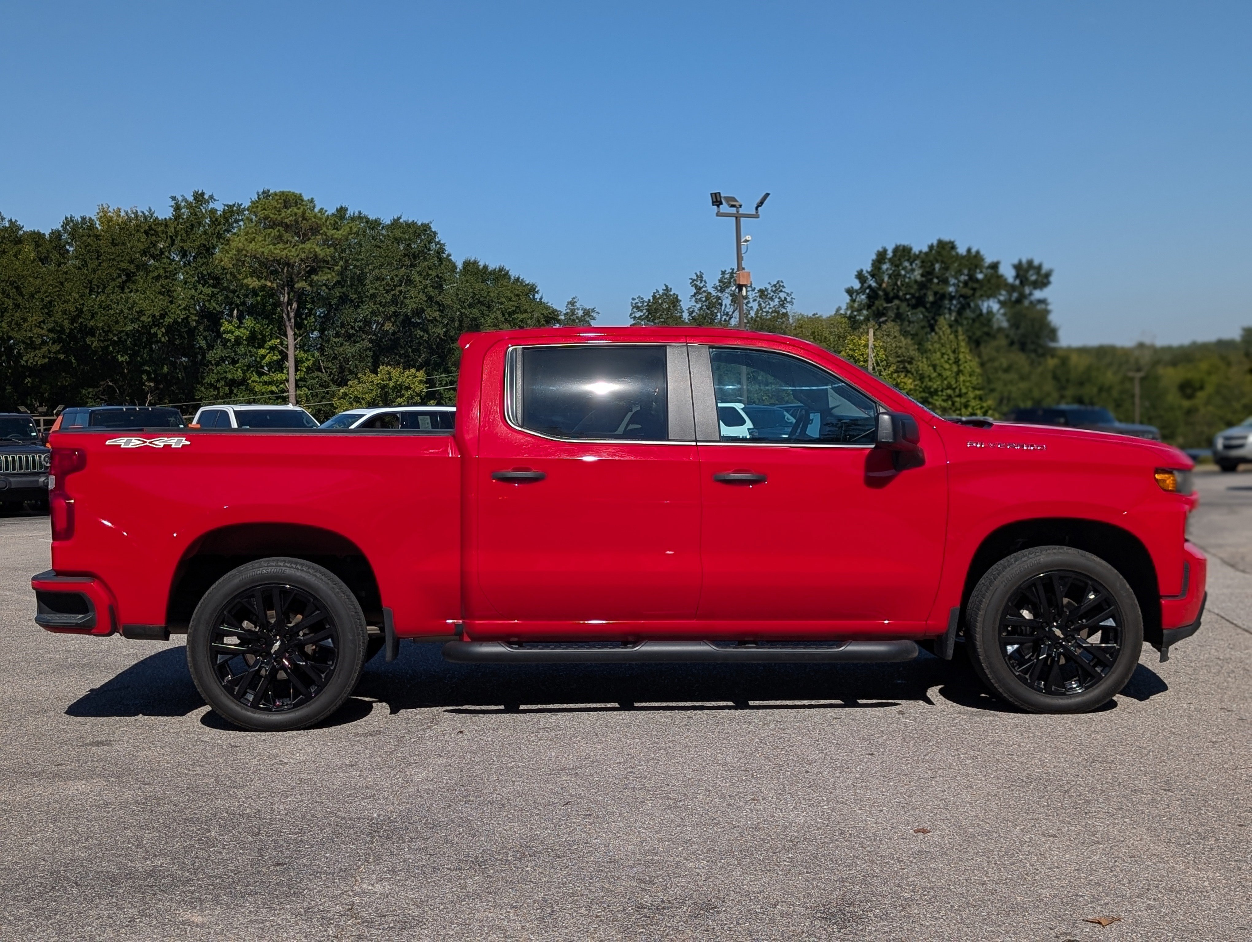 Used 2020 Chevrolet Silverado 1500 Custom w/ Custom Value Package AWD/4WD image 10
