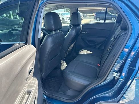 Used 2020 Chevrolet Trax LT w/ Driver Confidence Package AWD/4WD image 21