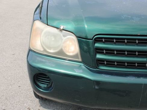 Used 2001 Toyota Highlander 2WD w/ Quick-Order Pkg image 33