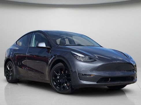 Used 2020 Tesla Model Y Performance AWD/4WD image 2