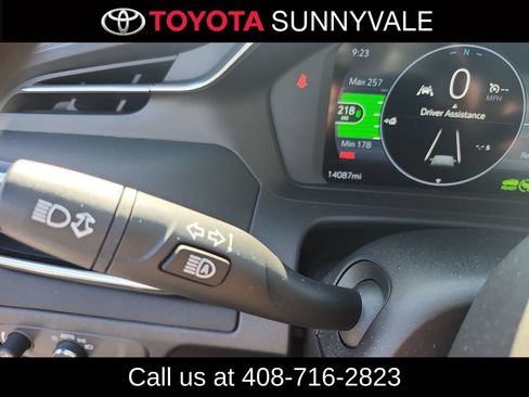 Used 2023 Chevrolet Bolt EUV LT w/ Comfort Package FWD image 3