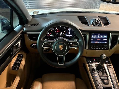 Used 2018 Porsche Macan Sport Edition AWD/4WD image 15